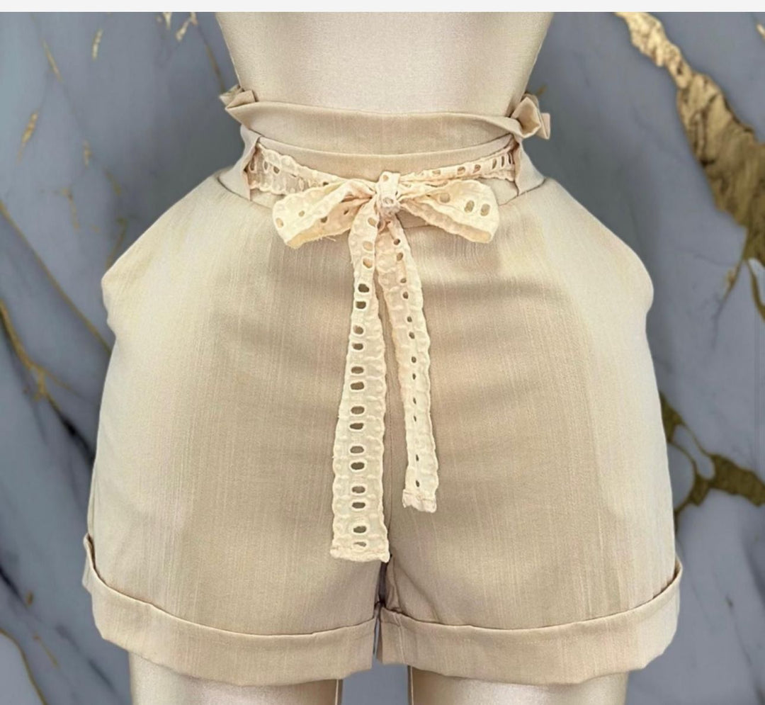 SHORT EN LINO CON LAZO