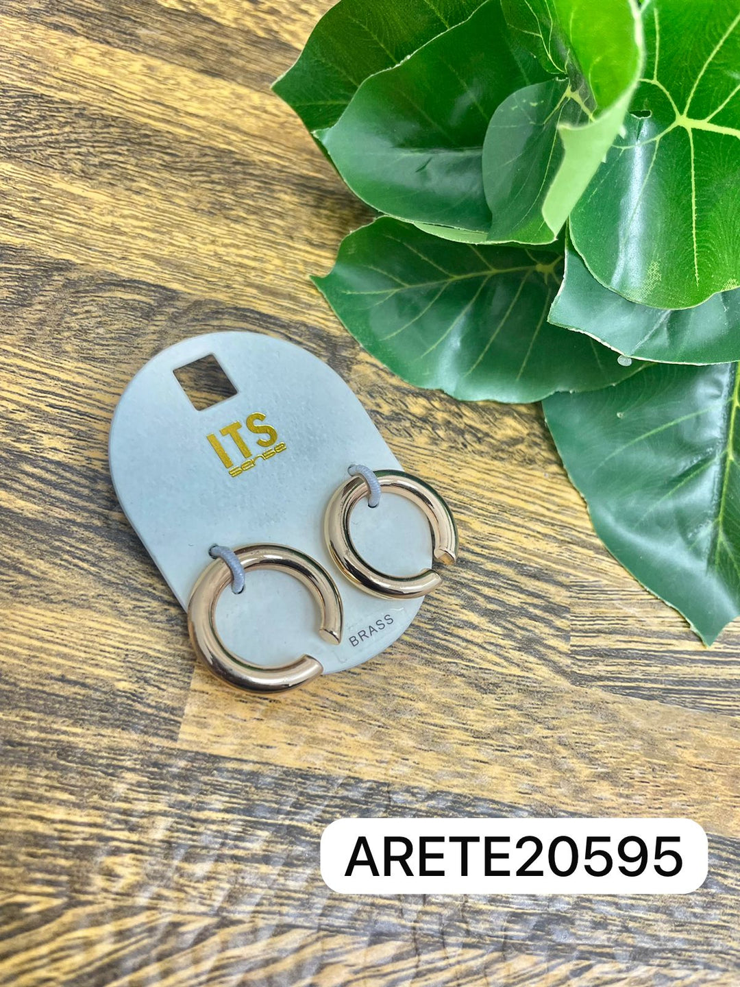 HOOP EAR CUFF