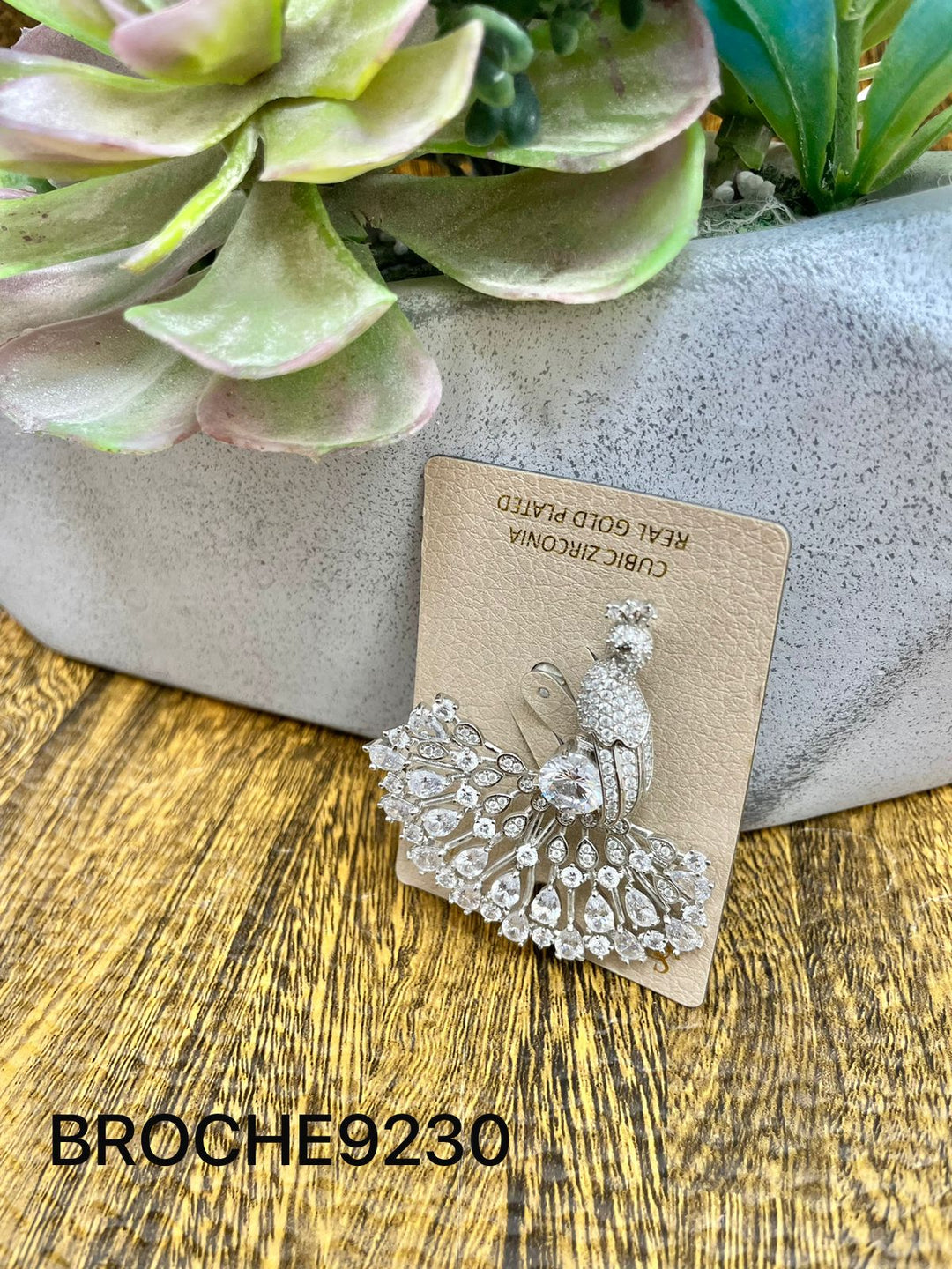 BROCHE USA