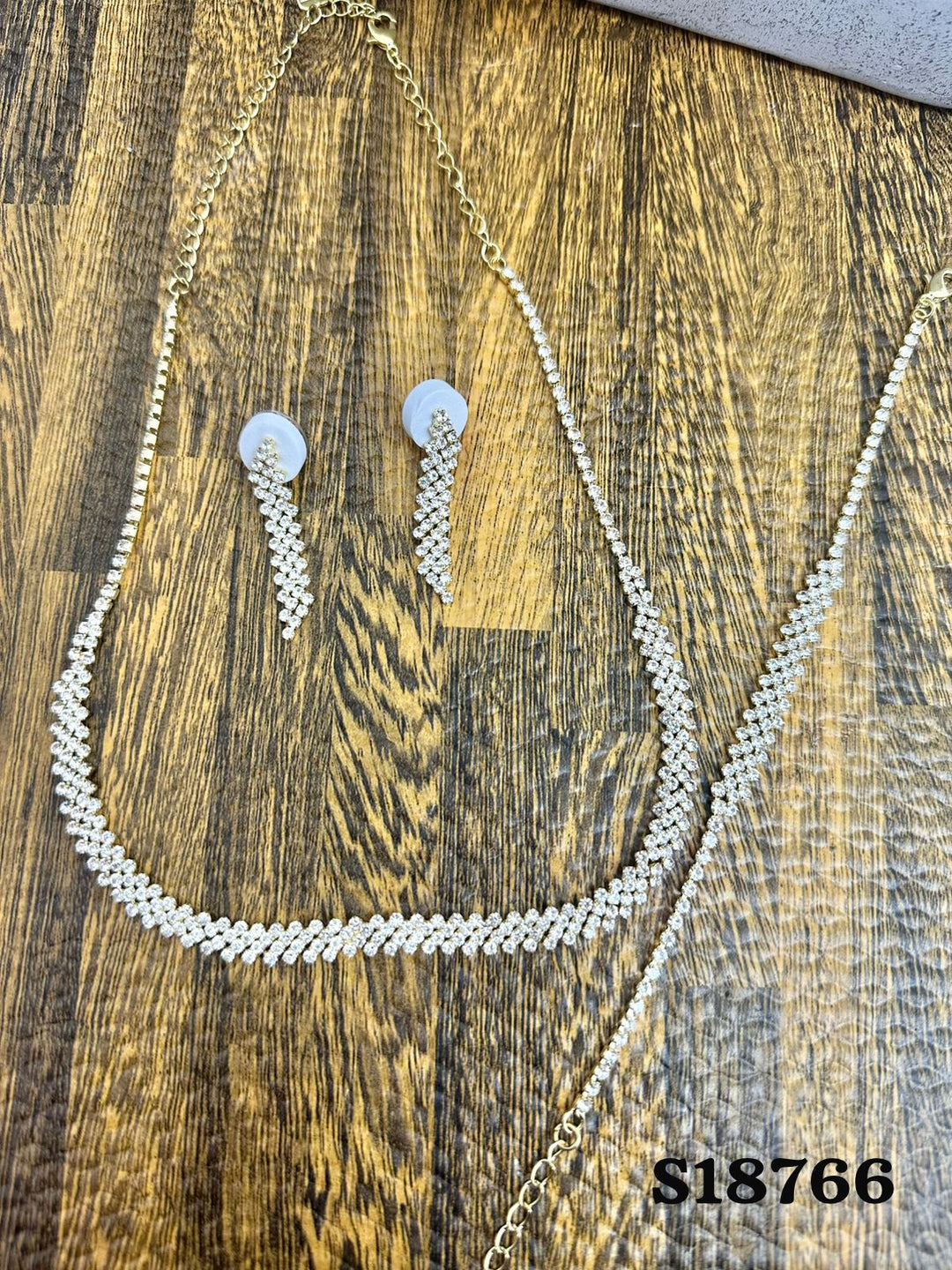 COLLAR CHRISTINA COLLECTION