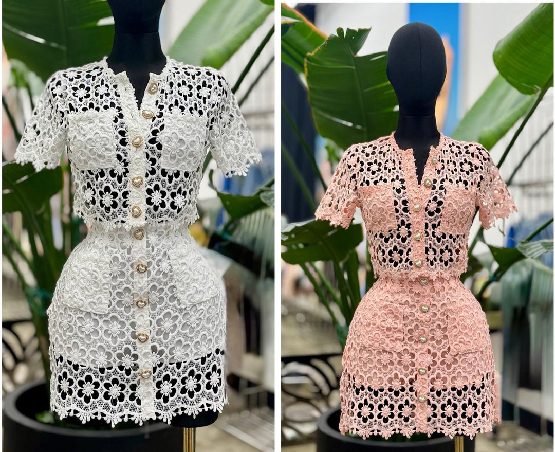 CONJUNTO PARA DAMA TEJIDO CON APLIQUES DORADOS EN BOTONES