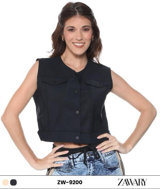BLUSA T/ CHAQUETA CON SIMULACION DE BOLSILLOS DELANTEROS Y BROCHES