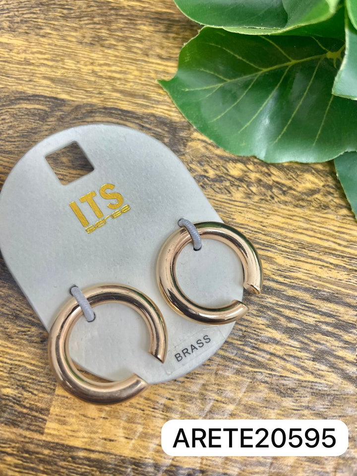 HOOP EAR CUFF