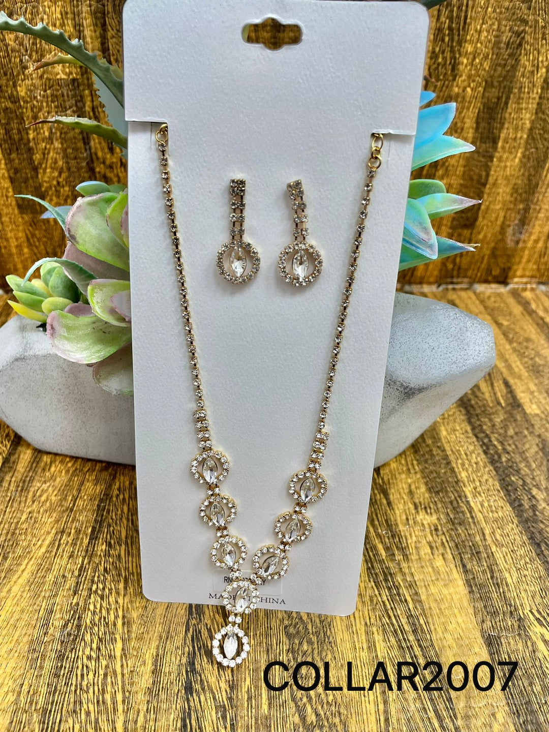 SET  ARETE  COLLAR  CORE EN PIEDRA