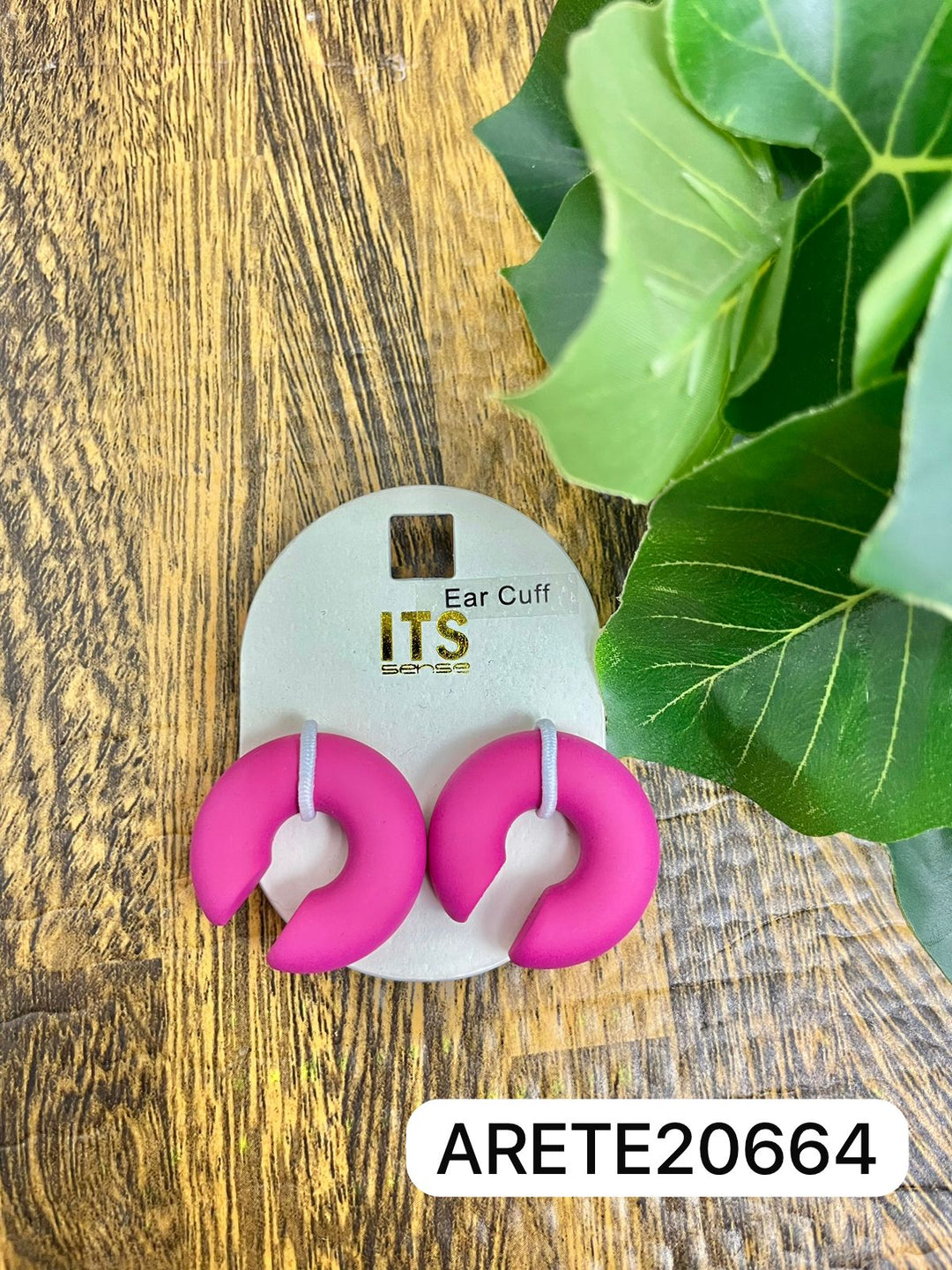 RUBBER COAT EAR CUFF