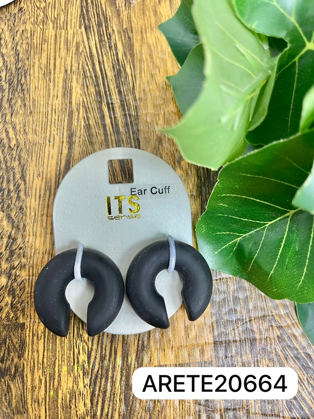 RUBBER COAT EAR CUFF