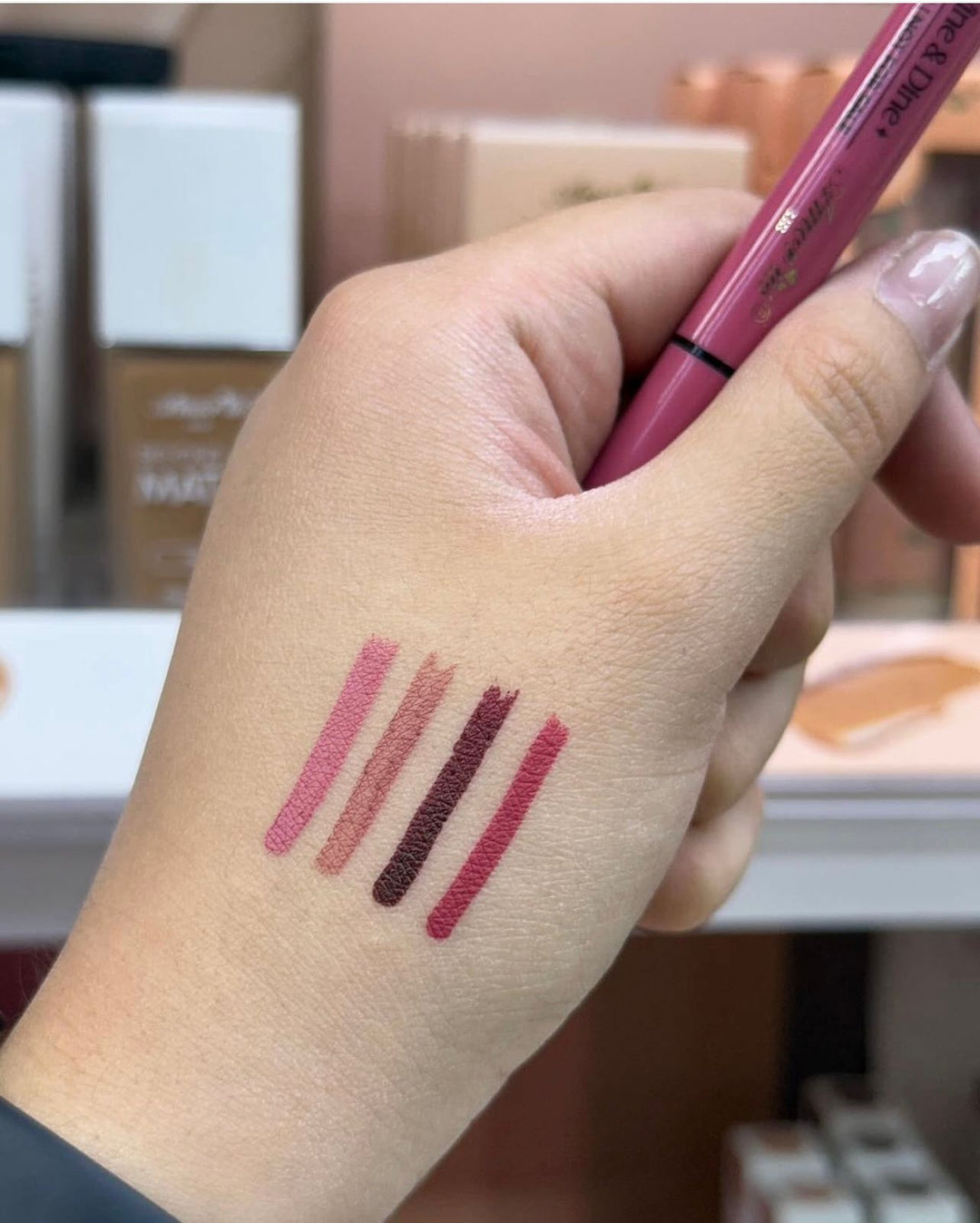AMORUS ETERNAL KISS LONG LASTING LIP LINER